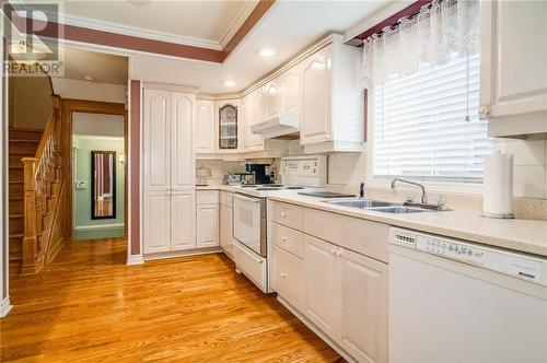 469 Guy Street, Ottawa, ON - Indoor Photo Showing Kitchen With Double Sink