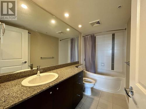 605 5068 Kwantlen Street, Richmond, BC - Indoor Photo Showing Bathroom