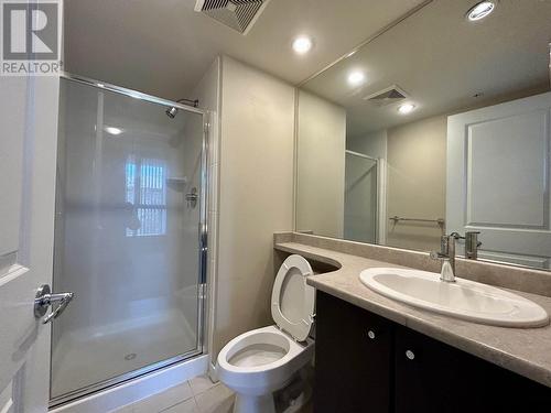 605 5068 Kwantlen Street, Richmond, BC - Indoor Photo Showing Bathroom