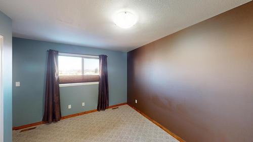 A - 2504 Kootenay Place, Cranbrook, BC - Indoor Photo Showing Other Room