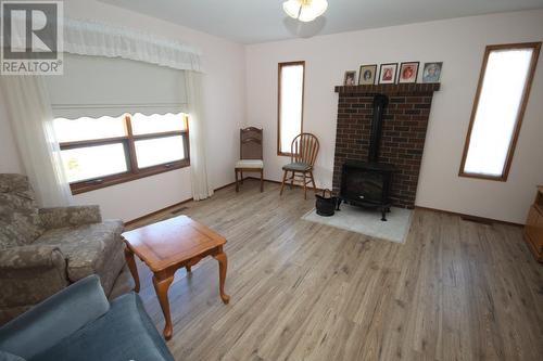 114 West Avenue, Oliver, BC - Indoor Photo Showing Living Room With Fireplace