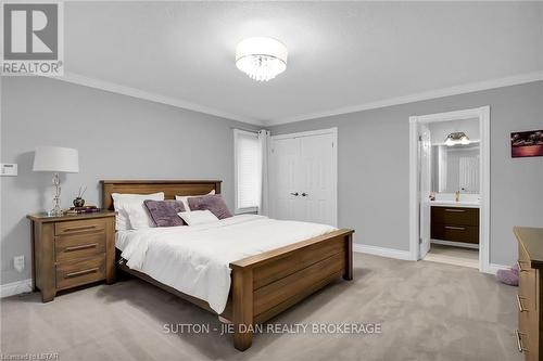 2025 Ashgrove Crt, London, ON - Indoor Photo Showing Bedroom