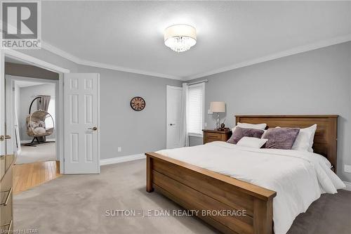 2025 Ashgrove Court, London, ON - Indoor Photo Showing Bedroom