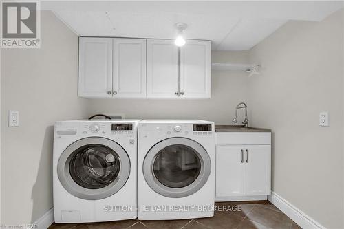 2025 Ashgrove Crt, London, ON - Indoor Photo Showing Laundry Room