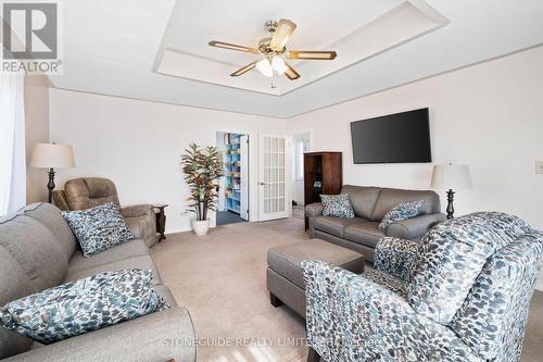 159 Ashley St, Belleville, ON - Indoor Photo Showing Living Room