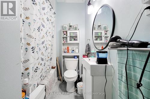 74 Kinrade Avenue, Hamilton, ON - Indoor Photo Showing Bathroom