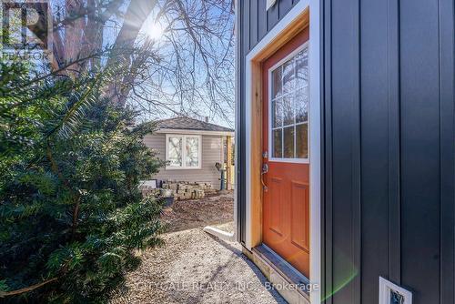 4166 Cawthra Rd, Mississauga, ON - Outdoor