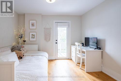 2105 Caroline St, Burlington, ON - Indoor Photo Showing Bedroom