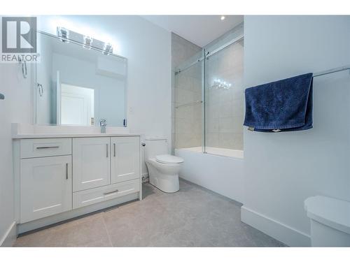 3271 Evergreen Drive, Penticton, BC - Indoor Photo Showing Bathroom