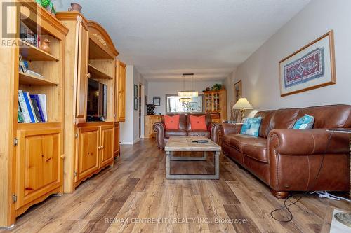 #201 -440 Wellington St S, St. Thomas, ON - Indoor Photo Showing Living Room