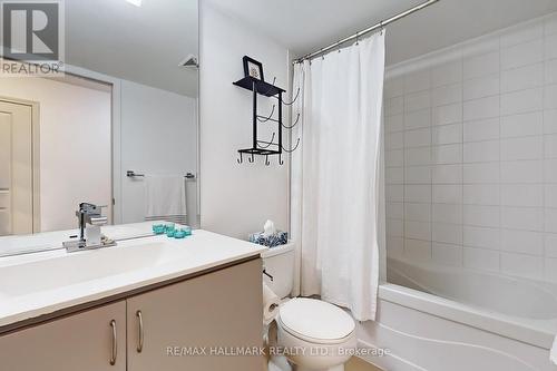 301 - 27 Rean Drive, Toronto, ON - Indoor Photo Showing Bathroom