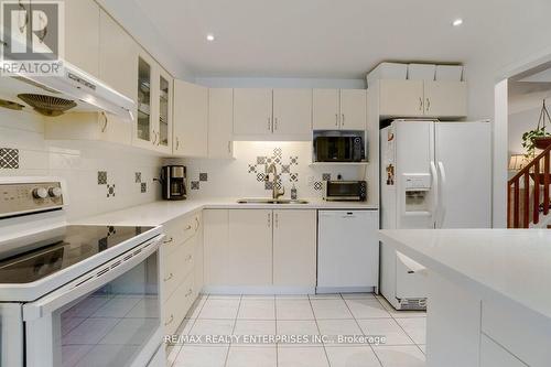 99 - 25 Brimwood Boulevard, Toronto, ON - Indoor Photo Showing Kitchen With Double Sink