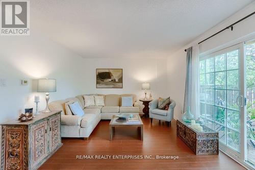 99 - 25 Brimwood Boulevard, Toronto, ON - Indoor Photo Showing Living Room
