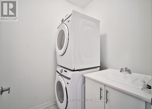 25 Bromfield Street, Whitby, ON - Indoor Photo Showing Laundry Room