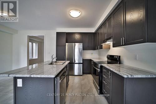 25 Bromfield St, Whitby, ON - Indoor Photo Showing Kitchen With Upgraded Kitchen