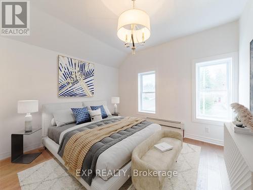 110 Dundas St W, Greater Napanee, ON - Indoor Photo Showing Bedroom