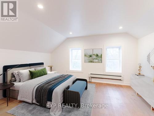 110 Dundas St W, Greater Napanee, ON - Indoor Photo Showing Bedroom