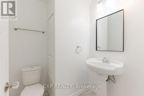110 Dundas St W, Greater Napanee, ON - Indoor Photo Showing Bathroom