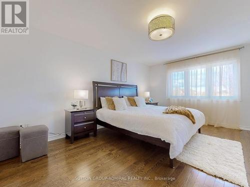 1265 Mary Lou St, Innisfil, ON - Indoor Photo Showing Bedroom