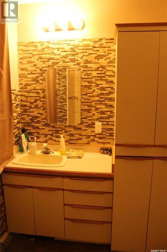 306 Clay Street, Eastend, SK - Indoor Photo Showing Bathroom