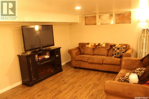 306 Clay Street, Eastend, SK - Indoor Photo Showing Living Room
