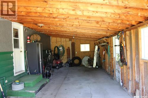 306 Clay Street, Eastend, SK - Indoor Photo Showing Garage