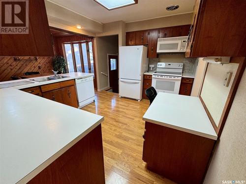 83 Logan Crescent W, Yorkton, SK - Indoor Photo Showing Kitchen With Double Sink