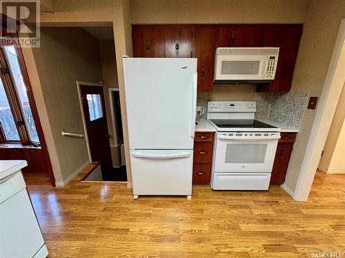 83 Logan Crescent W, Yorkton, SK - Indoor Photo Showing Kitchen