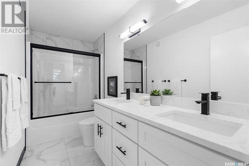 423 Schmeiser Bend, Saskatoon, SK - Indoor Photo Showing Bathroom