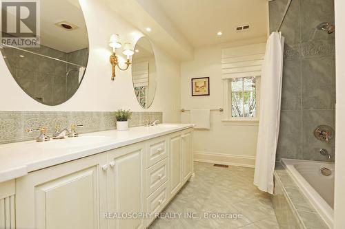 7 Purling Pl, Toronto, ON - Indoor Photo Showing Bathroom