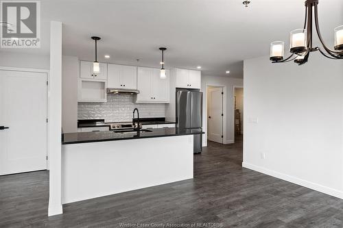 1500 Ouellette Unit# 304, Windsor, ON - Indoor Photo Showing Kitchen With Upgraded Kitchen