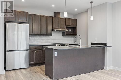 1500 Ouellette Unit# 403, Windsor, ON - Indoor Photo Showing Kitchen With Upgraded Kitchen