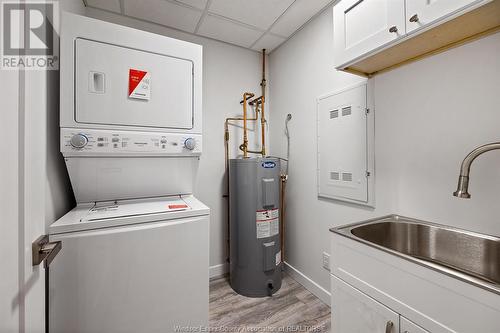 1500 Ouellette Unit# 305, Windsor, ON - Indoor Photo Showing Laundry Room