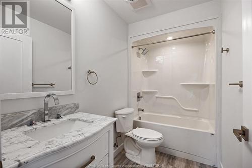 1500 Ouellette Unit# 305, Windsor, ON - Indoor Photo Showing Bathroom