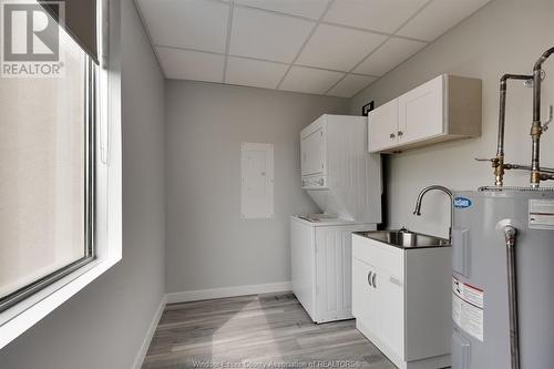 1500 Ouellette Unit# 405, Windsor, ON - Indoor Photo Showing Laundry Room