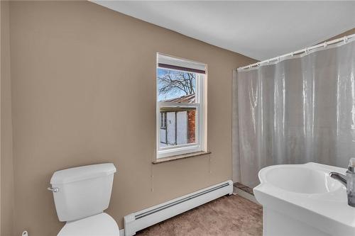 3008 Main Street N, Jarvis, ON - Indoor Photo Showing Bathroom