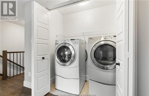 52 Loudun, Dieppe, NB - Indoor Photo Showing Laundry Room