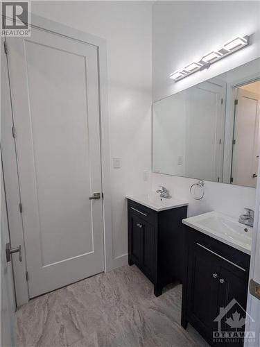 125 Cayer Street, St Albert, ON - Indoor Photo Showing Bathroom