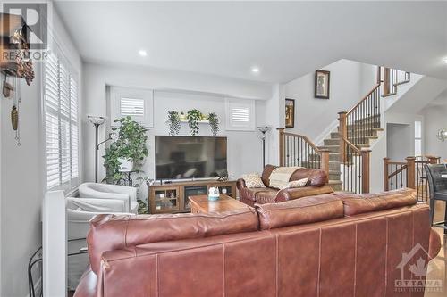 786 Miikana Road, Ottawa, ON - Indoor Photo Showing Living Room