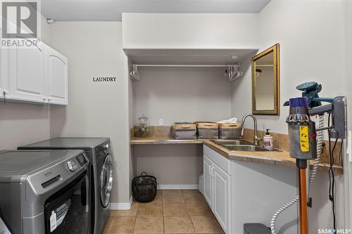 230 Brookhurst Crescent, Saskatoon, SK - Indoor Photo Showing Laundry Room