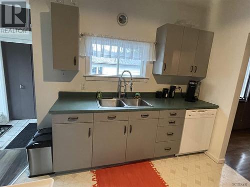 47 Seventh Ave, Englehart, ON - Indoor Photo Showing Kitchen With Double Sink