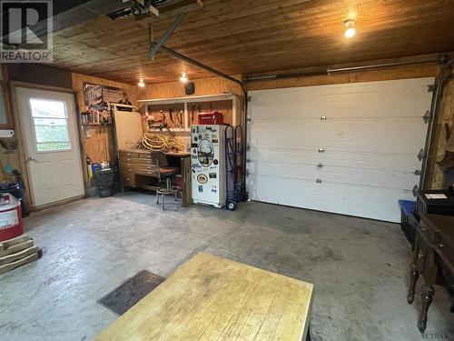 47 Seventh Ave, Englehart, ON - Indoor Photo Showing Garage