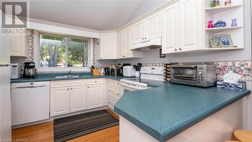 172 Bruce Road 9, South Bruce Peninsula, ON - Indoor Photo Showing Kitchen With Double Sink