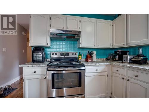 2255 Rosedale Avenue, Armstrong, BC - Indoor Photo Showing Kitchen