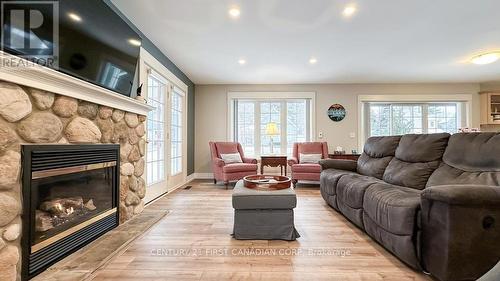 8 Harbour Park Court, Lambton Shores, ON - Indoor Photo Showing Living Room With Fireplace