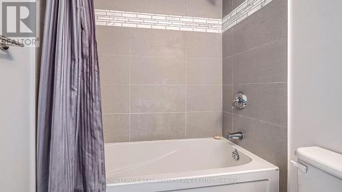 1212 - 5101 Dundas Street W, Toronto, ON - Indoor Photo Showing Bathroom