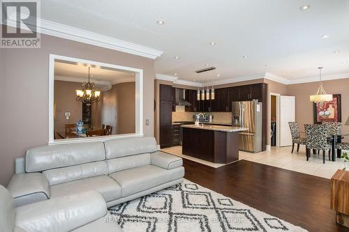3321 Steeplechase Drive, Burlington, ON - Indoor Photo Showing Living Room