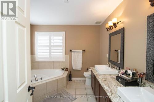 3321 Steeplechase Drive, Burlington, ON - Indoor Photo Showing Bathroom