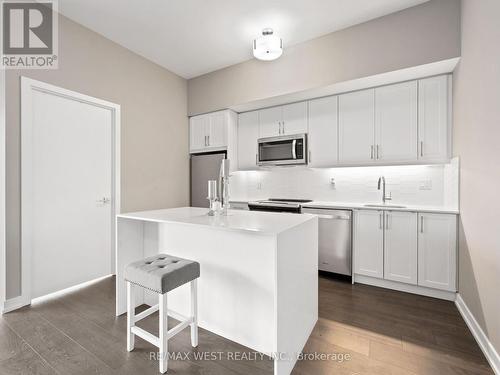 #516 -50 Ann St, Caledon, ON - Indoor Photo Showing Kitchen With Stainless Steel Kitchen With Upgraded Kitchen