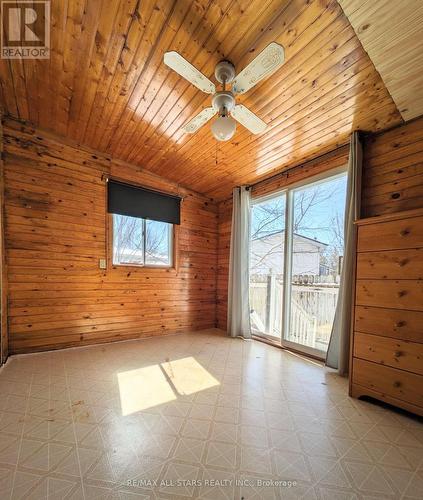 60 Otter Line, Kawartha Lakes, ON - Indoor Photo Showing Other Room